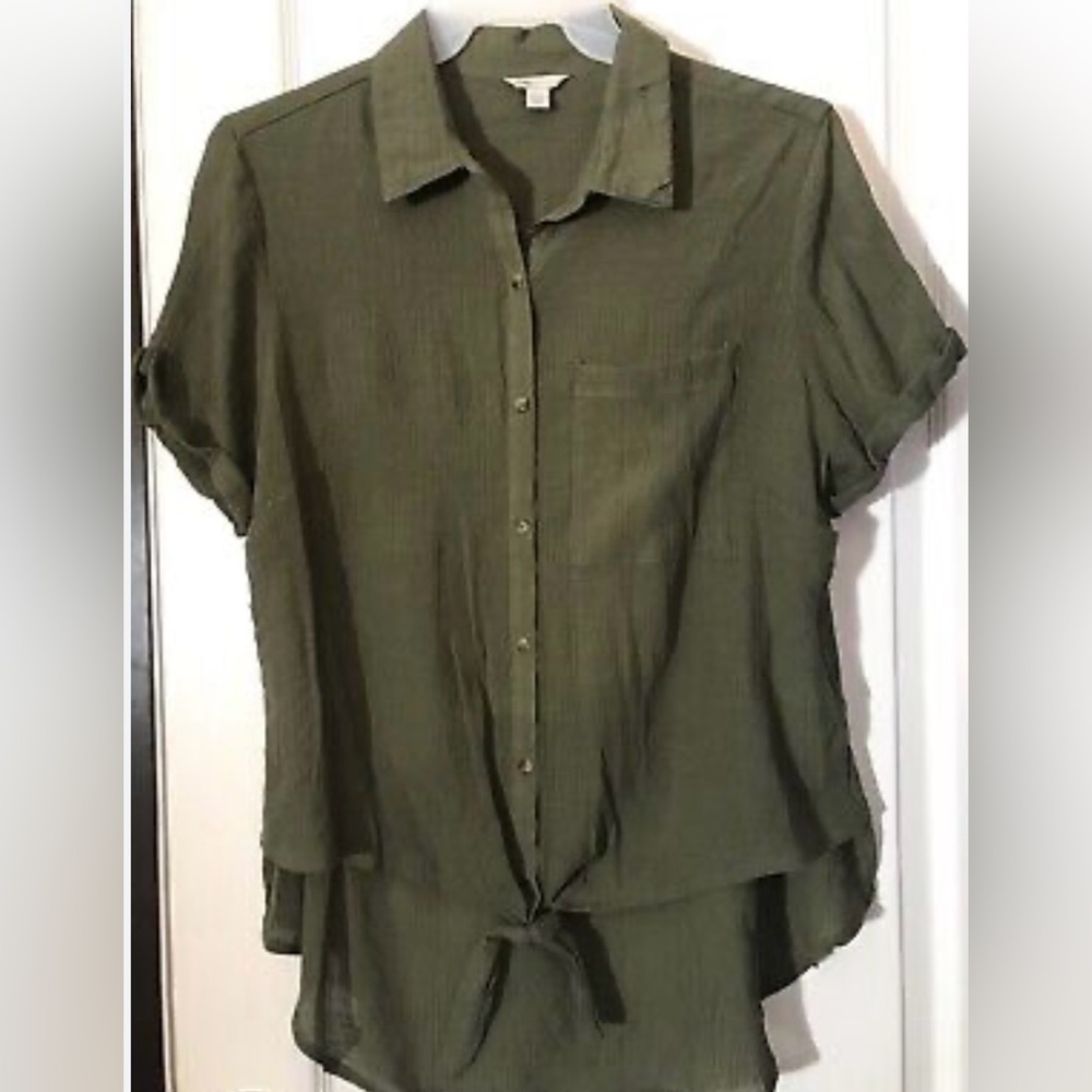 NWT Cato Green high-low Short Sleeve Button Down Shirt